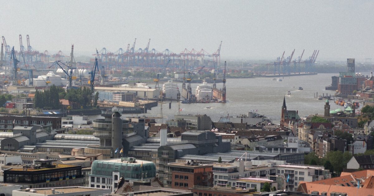 Empowering Europe: Green Hydrogen's Role in Decarbonising the Shipping Sector